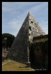 pyramide de caius cestius à rome