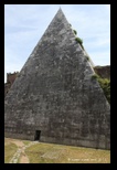 pyramide de caius cestius à rome