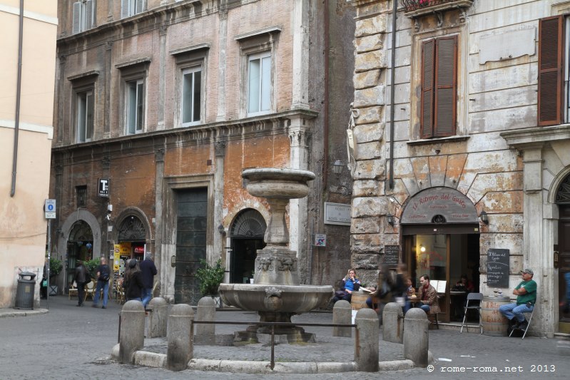 Piazza e fontana San Simeone