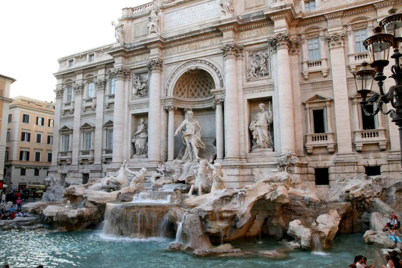 trevi fountain