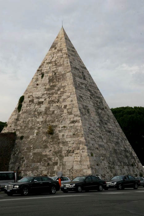 Piramide di Caio Cestio