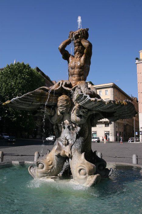 Fontana del Tritone