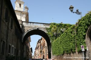 Le long de la Via Giulia