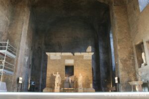 Hall of the Baths of Diocletian with tomb of the Platorinus, Rome