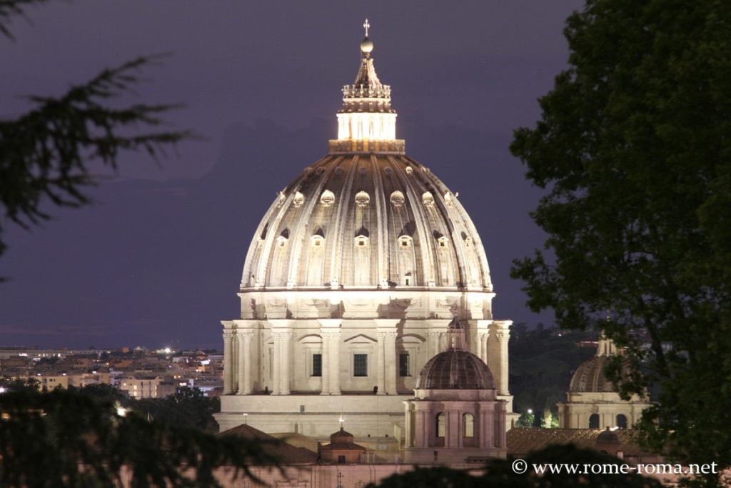 Photo de la coupole de la basilique saint-pierre à Rome_5343