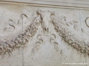 Décorations de guirlandes de l'Autel de la Paix d'Auguste à Rome