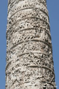 dettaglio-colonna-di-marco-aurelio-roma_2049