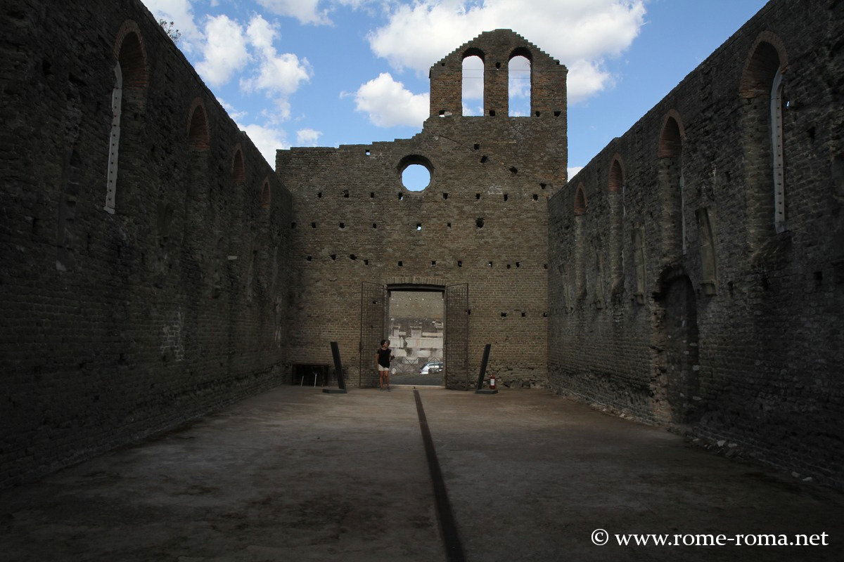 Chiesa medievale di San Nicola, Castrum Caetani, Via Appia Antica