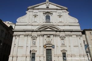 facciata-chiesa-del-gesu-roma_4014