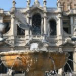 Photo de la fontaine deavant la basilique Sainte-Marie Majeure à Rome