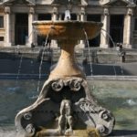 Photo de la fontaine deavant la basilique Sainte-Marie Majeure à Rome