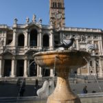 Photo de la fontaine deavant la basilique Sainte-Marie Majeure à Rome