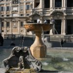 Photo de la fontaine deavant la basilique Sainte-Marie Majeure à Rome