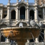 Photo de la fontaine deavant la basilique Sainte-Marie Majeure à Rome