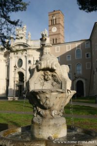 fontana-piazza-santa-croce-di-gerusalemme_1092
