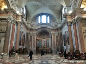 Intérieur de la basilique Sainte-Marie des Anges à Rome