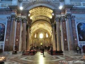 Intérieur de la basilique Sainte-Marie des Anges à Rome