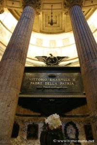 Photo de la tombe de victor emmanuel II, panthéon de Rome