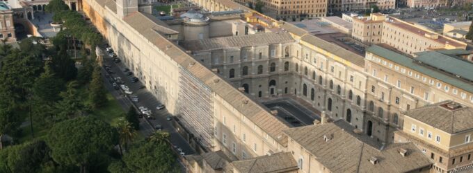 Les Palais des Papes aux Musées du Vatican