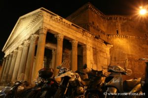 Photo de nuit du panthéon de Rome