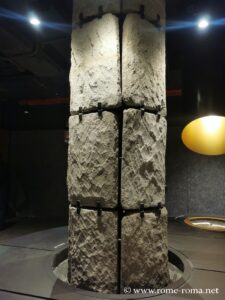 Ancien puits, station Colosseo, métro C, Rome