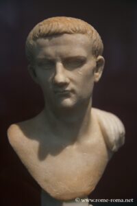 Mini buste de Caligula, Palais Massimo, Rome