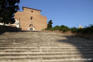 Photo de l'escalier et de l'église de Santa Maria in Aracoeli