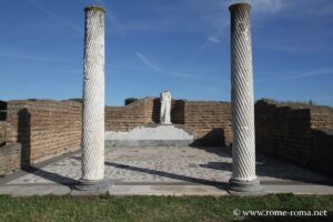 Schola Traianea in Ostia Antica