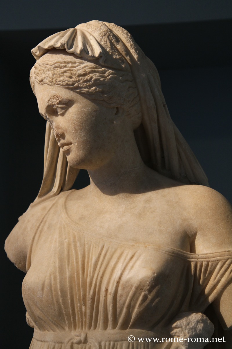 Statue hellénique