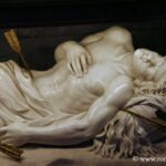 Statue de Saint Sébastien, déssinée par le Bernin, réalisée par Giorgetti. Saint Sébastien hors les murs