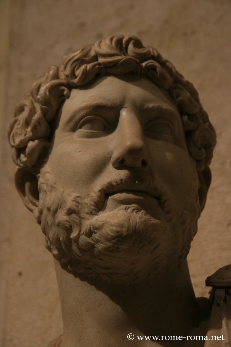 Busto ritratto di Adriano, imperatore romano