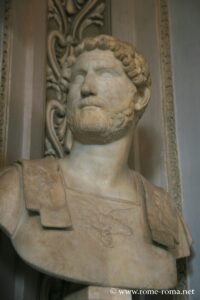Busto ritratto di Adriano, imperatore romano