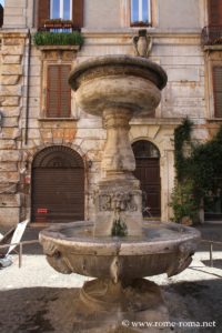 piazza-san-simeone-fontana-via-dei-coronari_3998
