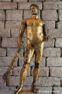 Statua di Ercole in bronzo dorato