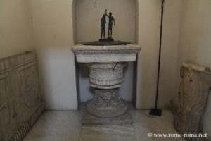 font-baptismal-eglise-santa-prisca_3564