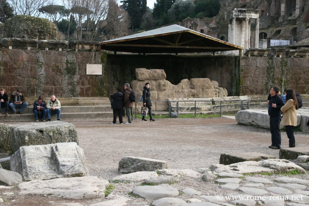 Temple du Divin César