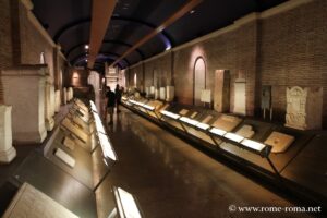 Passage du Tabularium, musée épigraphique, Musées du Capitole